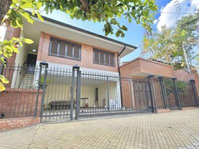 Vendo casa de 6 habitaciones en vista alegre en asuncion