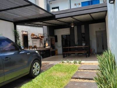 Alquiler de casa d&uacute;plex en luque, central