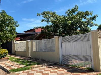 Casa en venta fdo mora zona sur 4 dorm suite garage 3 autos patio 100m2
