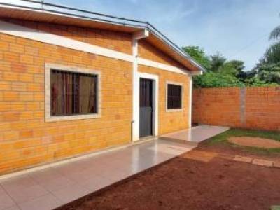 Casa a estrenar en el barrio San Pedro Curupayty 3 habitaciones, Encarnaci&oacute;n