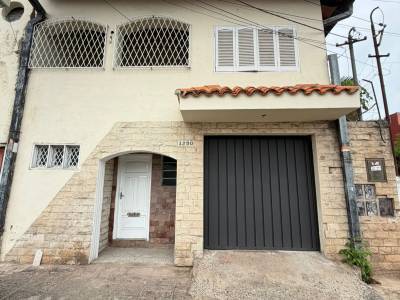 Alquilo depto. tipo triplex en inmejorable zona.