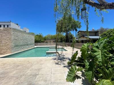 En alquiler: residencia en ykua sati 5500 $
