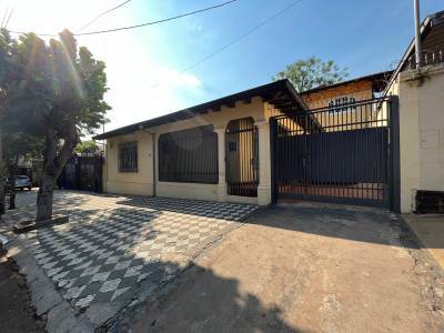 Vendo casa en barrio sajonia asunci&oacute;n